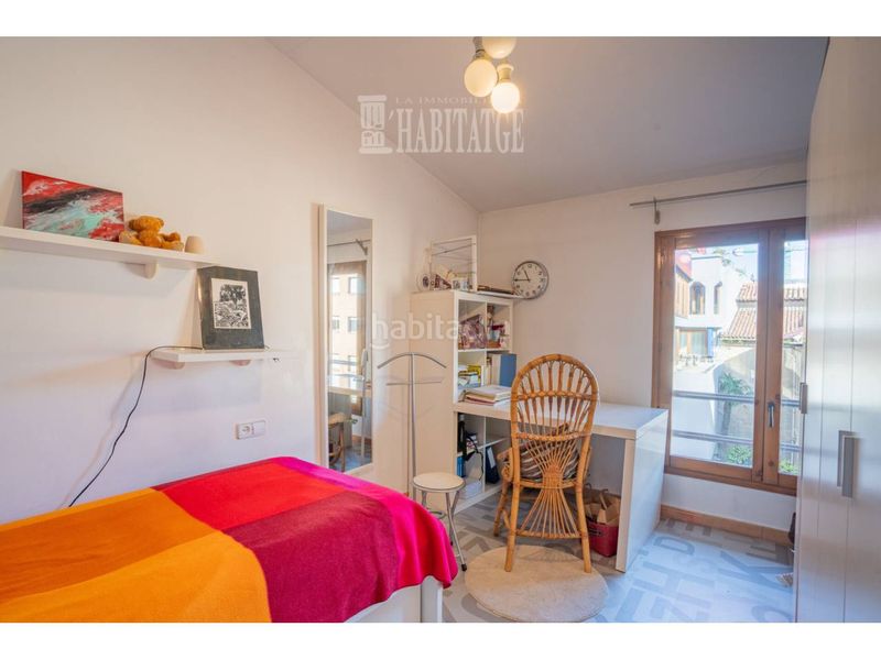 Foto 07e8f56a-78cd-48de-88a3-c3d80dc61105. Dúplex amb calefacció a Centre Vic