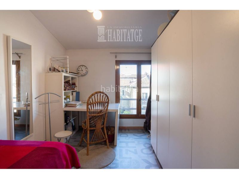 Foto 5d1ac783-09e8-4f9e-a911-e921069bcec7. Dúplex amb calefacció a Centre Vic