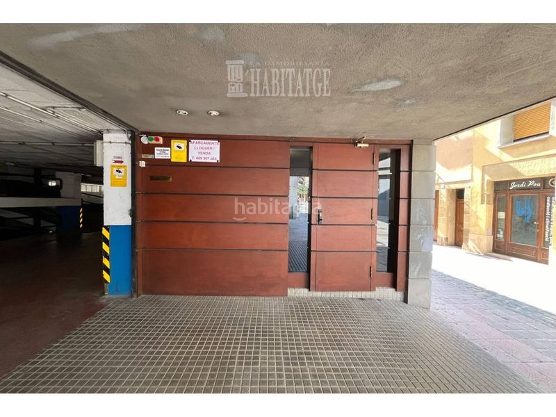 Foto 8476394f-d7b3-4846-a26d-070417b32b83. Aparcament cotxe a Centre Vic