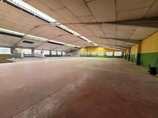 Nave industrial  Del colomer. Nave comercial en venta en torelló