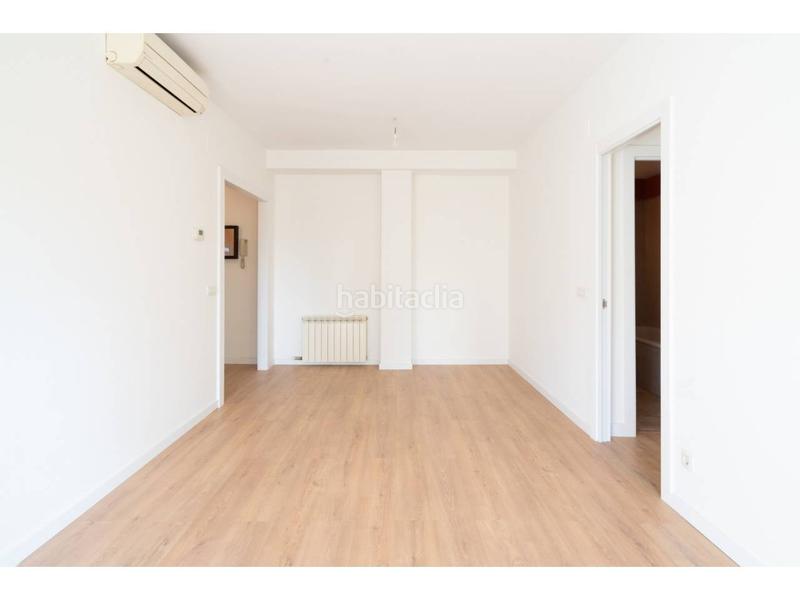 Foto 1b59b499-e781-472e-a768-a6c06d0621d9. Piso  en venta en Estadi-Santa Anna Vic