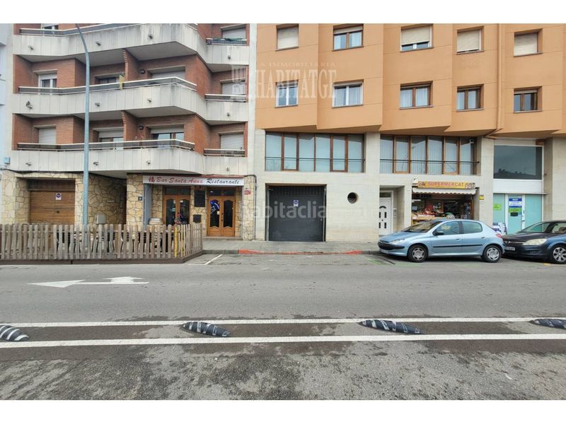 Foto 826f6a1a-0c61-4fdf-a2d5-fa181981d71c. Aparcament cotxe a Estadi-Santa Anna Vic