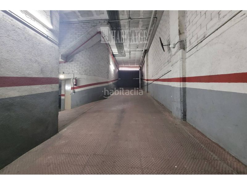 Foto a03294b6-7070-435b-9a30-bb8146adccc8. Aparcament cotxe a Estadi-Santa Anna Vic