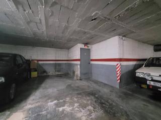 Aparcament cotxe  Avenida paisos catalans. Parking y trastero en venta en vic