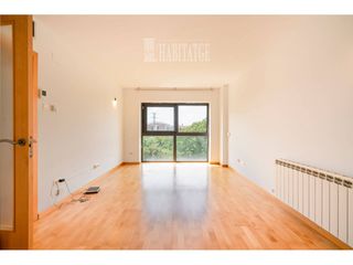 Flat  Calle francesca bonnemaison. Piso en venta en vic