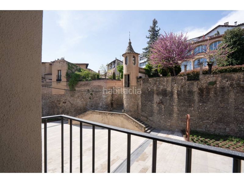 Foto 822d5574-ec8c-4d64-a7b3-54cd1dc586d7. Dúplex  en venta en Centre Vic