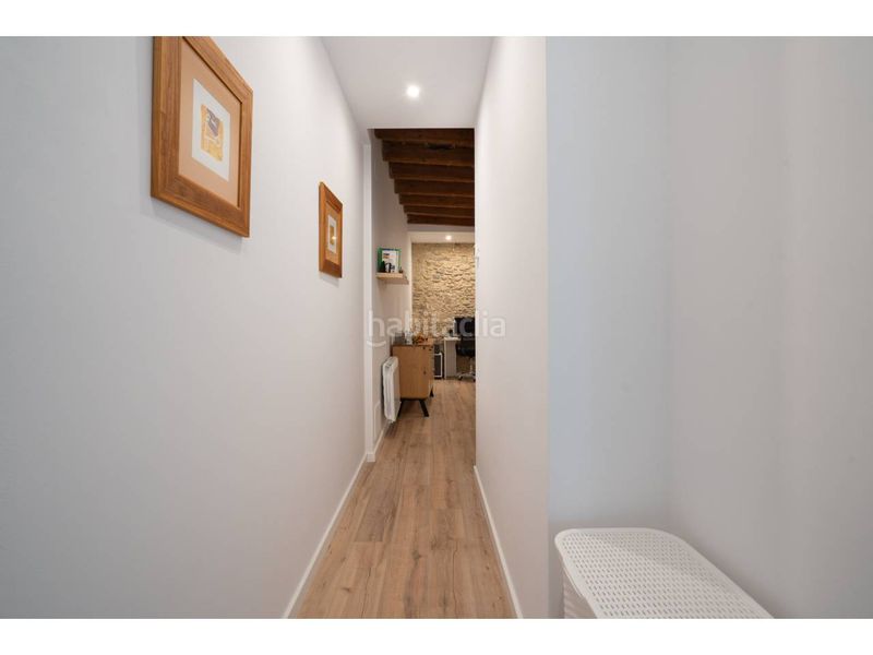 Foto 9c4545d3-67b1-4a4a-a963-c69dbcfcf5f3. Dúplex  en venta en Centre Vic