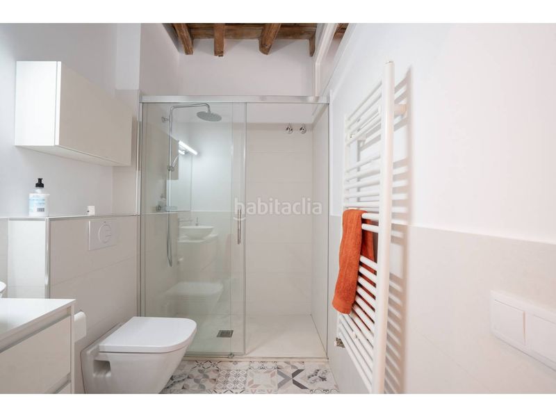 Foto b164d6be-9332-4a95-be81-04b19a612aaa. Dúplex  en venta en Centre Vic