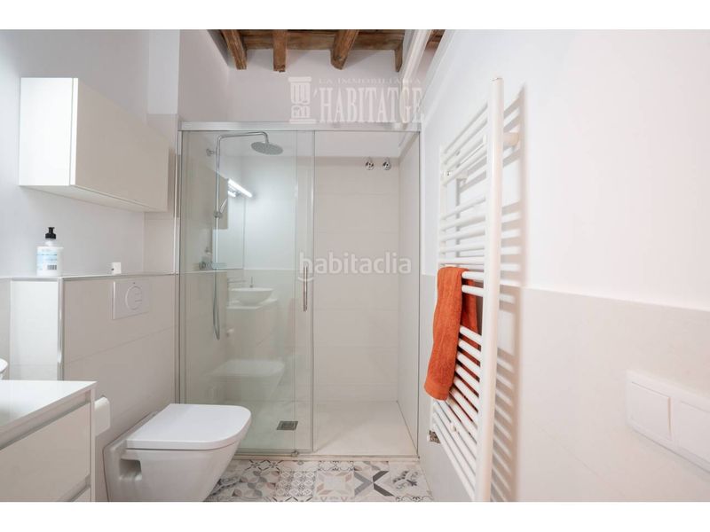 Foto f38b9726-2d5d-4d69-8de2-453d1ea92ddf. Dúplex  en venta en Centre Vic