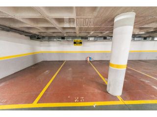 Aparcament cotxe  Calle eix de l´onze de setembre. Parking en venta en vic