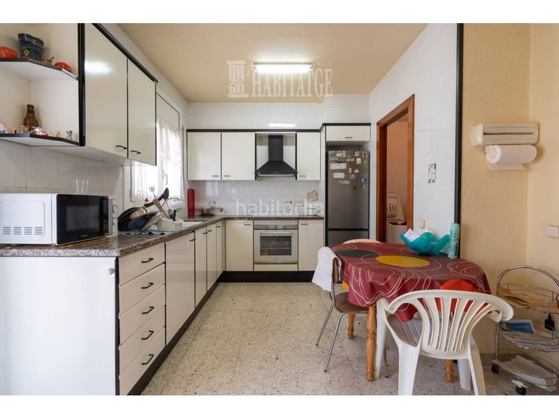 Foto 0f73cb60-d9df-4ca2-81fd-b0cee8f6c47b. Casa amb calefacció aparcament a Manlleu