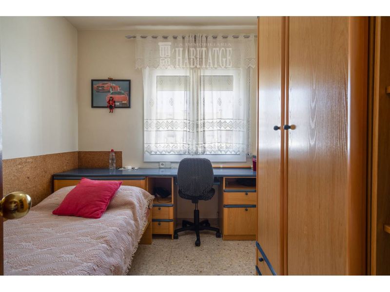 Foto b2fc7e2e-9a8f-4aeb-b41a-a2482c2bdb0f. Casa amb calefacció aparcament a Manlleu