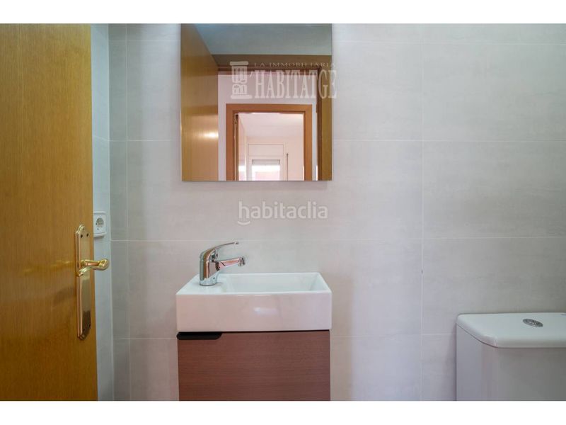 Foto 0bcea60f-ade0-46f6-b65f-96063c0cd2fb. Pis amb calefacció aparcament a Manlleu