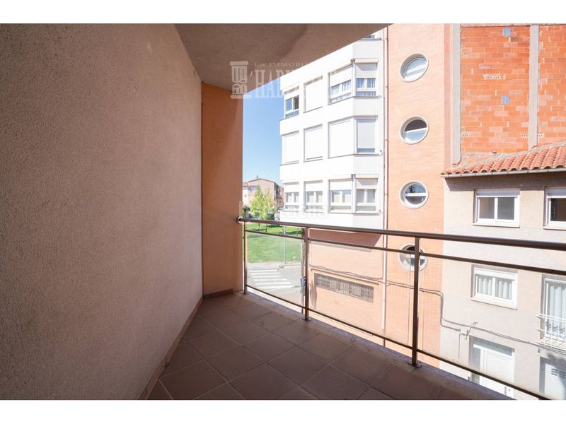 Foto 2dc24bfa-7c2f-466c-9df1-214582a2a701. Pis amb calefacció aparcament a Manlleu