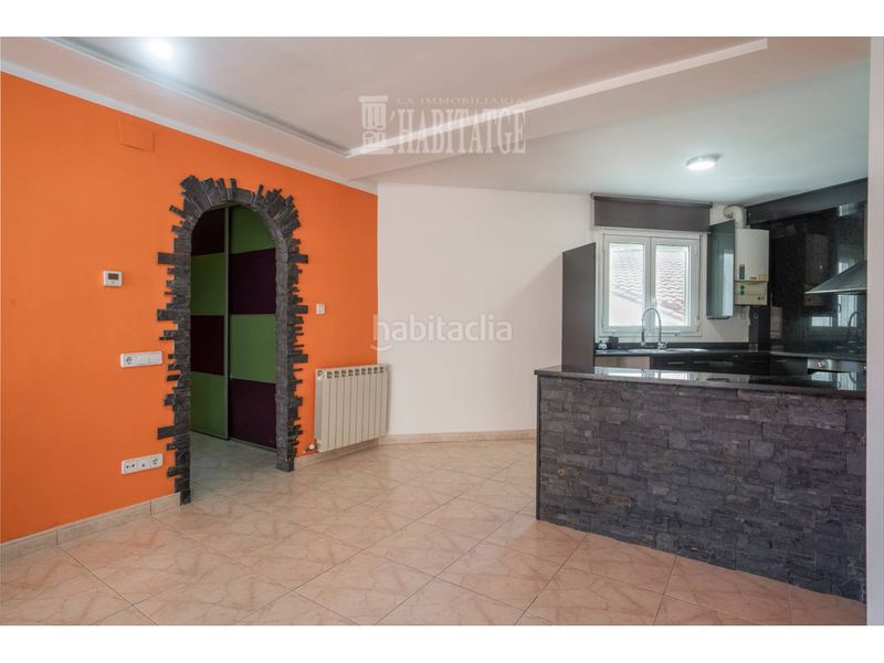 Foto 30e6b1f6-876f-4f65-adb8-ae59649e067b. Pis amb calefacció aparcament a Manlleu