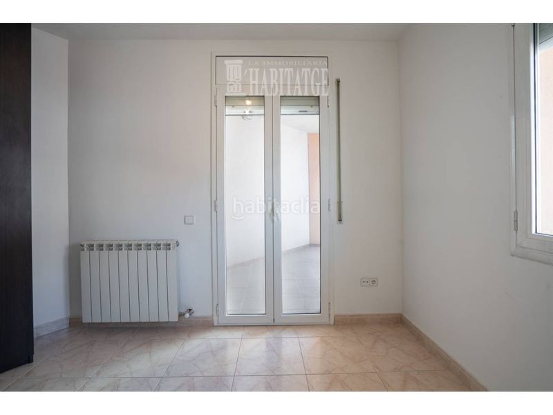 Foto 3fff4bba-6492-463a-94f4-7c2263f92cc9. Pis amb calefacció aparcament a Manlleu