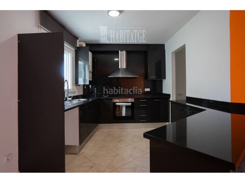 Foto 468706ef-fa49-412b-90c7-08a11ee8367f. Pis amb calefacció aparcament a Manlleu