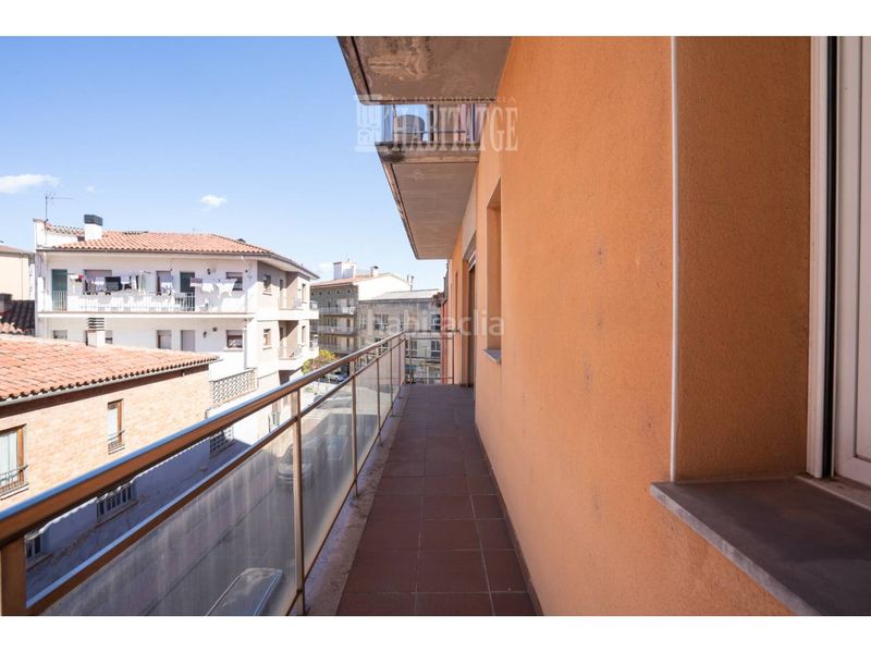 Foto 93453992-0df6-40ae-b732-c65e46607581. Pis amb calefacció aparcament a Manlleu