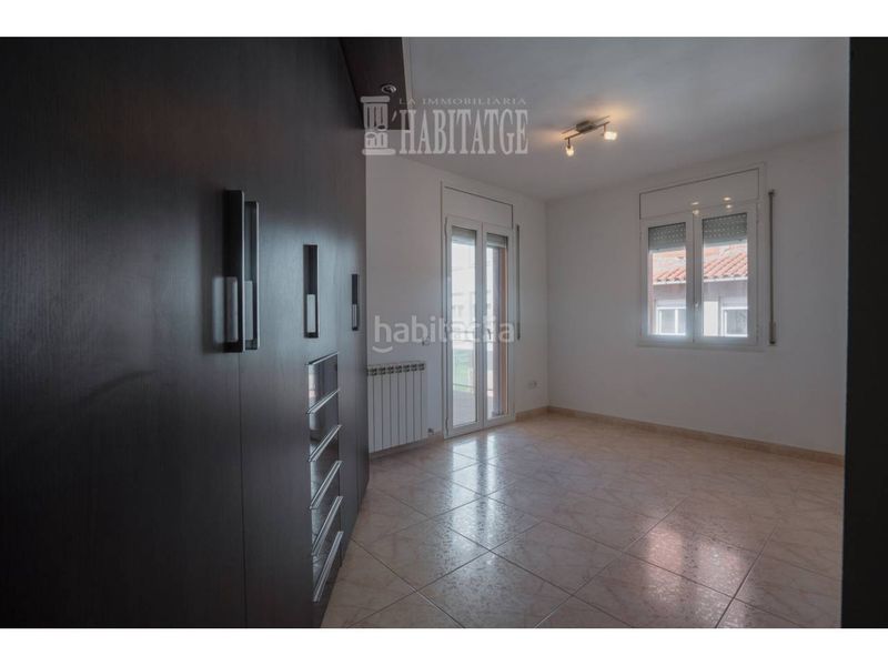 Foto f54dae0e-c1c1-4647-a925-5770000971a3. Pis amb calefacció aparcament a Manlleu