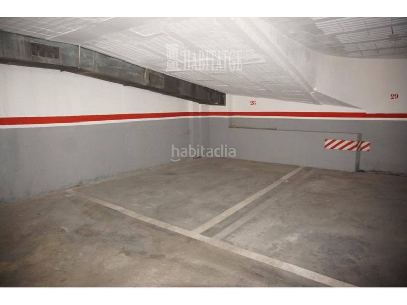 Foto 166543b7-8461-420d-b004-f4fc7ec576fe. Aparcament cotxe a Centre Vic