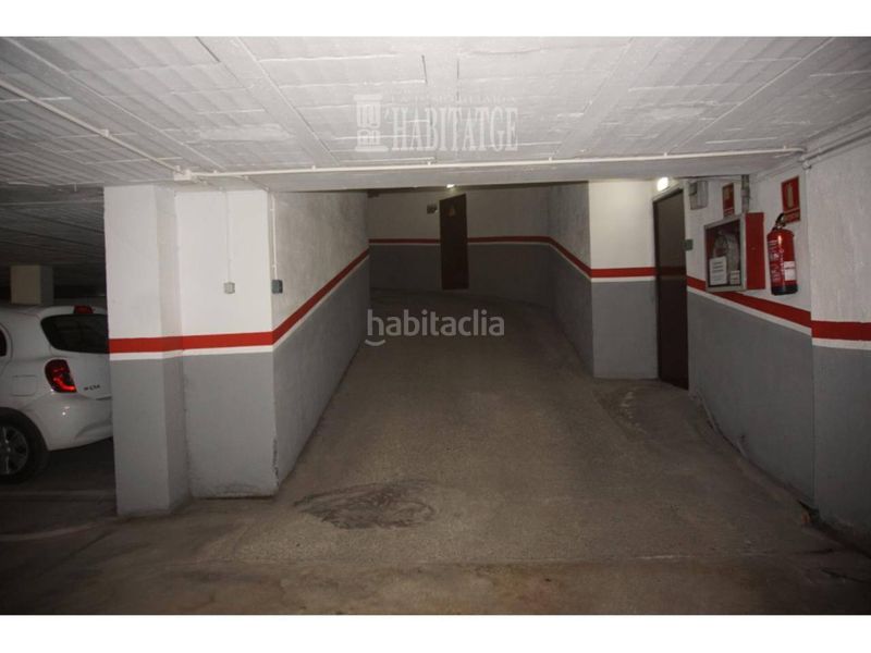 Foto e3f4c596-8a29-4560-a1f5-b9de09ff9bbb. Aparcament cotxe a Centre Vic