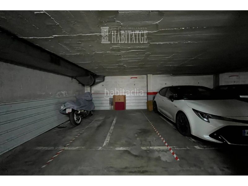 Foto 5d56c0e8-9bba-4176-ad6f-15879c809a78. Aparcament cotxe a Caputxins-Ambulatori Vic
