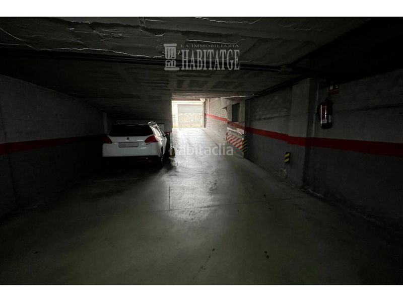 Foto b3c7d07c-c225-490e-a0fd-a6774711f12c. Aparcament cotxe a Caputxins-Ambulatori Vic