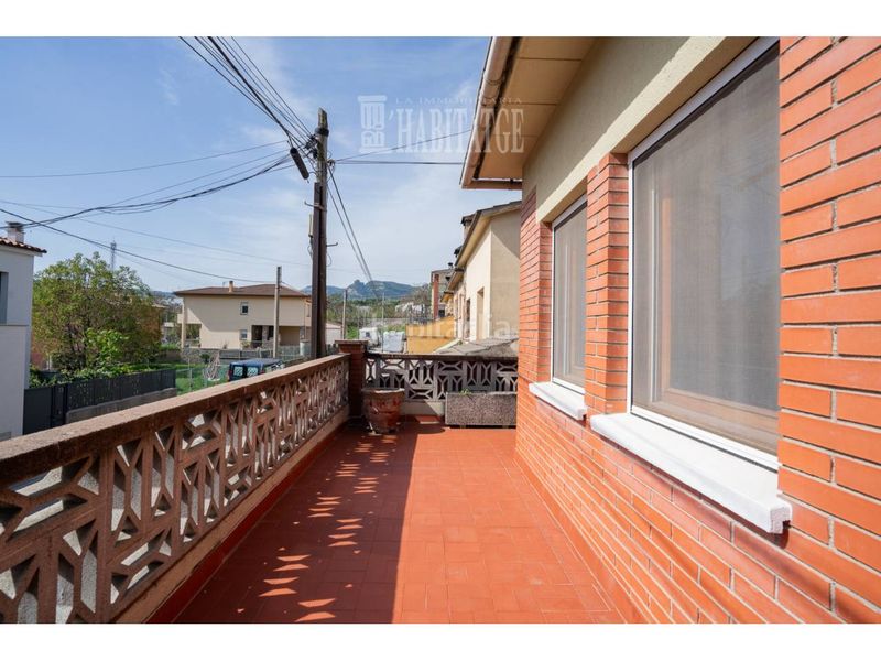 Foto f20beb96-cdf4-45af-95fd-3aeab047bb4f. Casa amb calefacció aparcament a Centelles