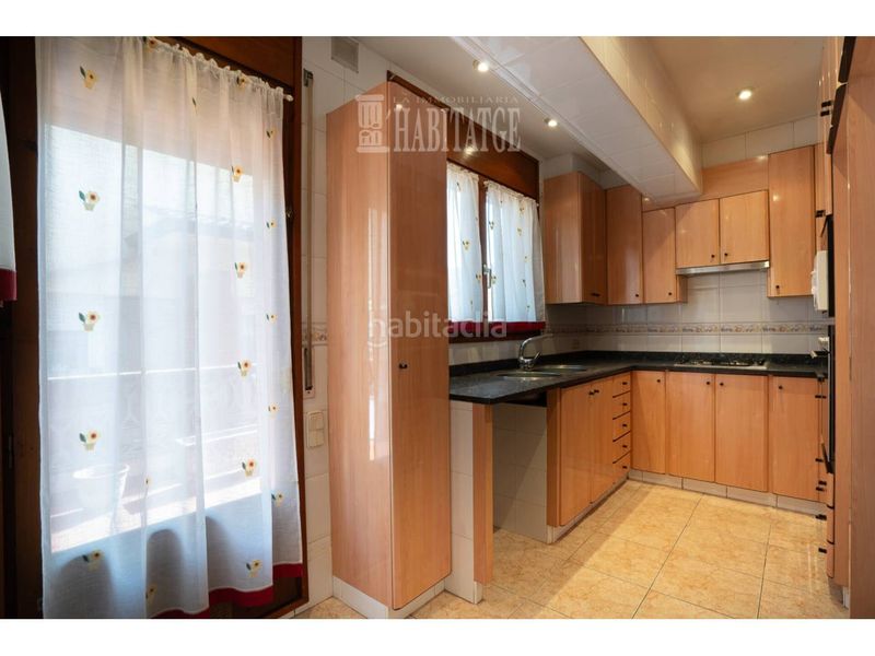 Foto f867355b-ba41-4a4d-9edf-da2f4d087135. Casa amb calefacció aparcament a Centelles