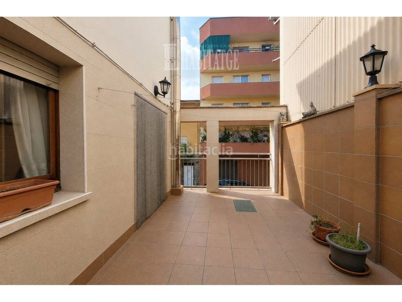 Foto 4eed4ef9-80e3-4580-b1a1-a04540eab17e. Casa amb calefacció aparcament a Manlleu