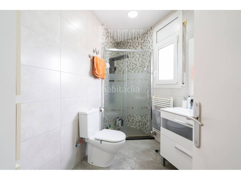 Foto 6908bcdc-9a59-494f-b36a-403ad393d1eb. Casa amb calefacció aparcament piscina a Torelló