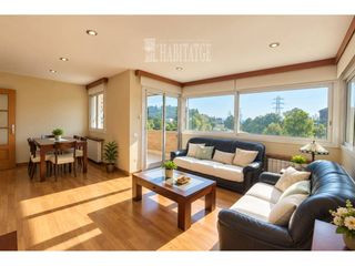 Etagenwohnung  Avenida olimpia. Piso en venta en vic