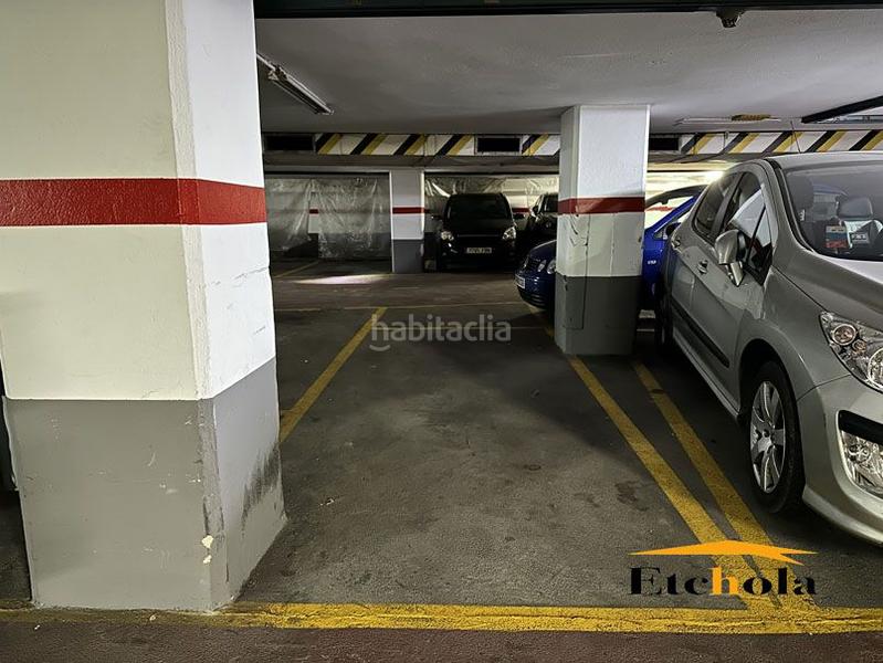 Foto b1766649-0b4b-402b-83b4-1f63d622c918. Aparcament cotxe a Gros Donostia - San Sebastián