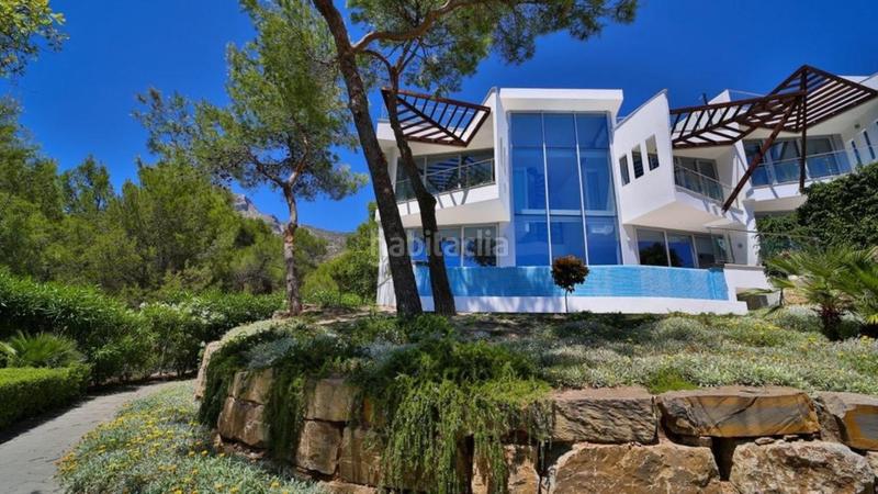 Foto eb3b229f-722a-4c04-abc4-aaf1c946f3ec. Lloguer casa amb aparcament piscina a Sierra Blanca Marbella