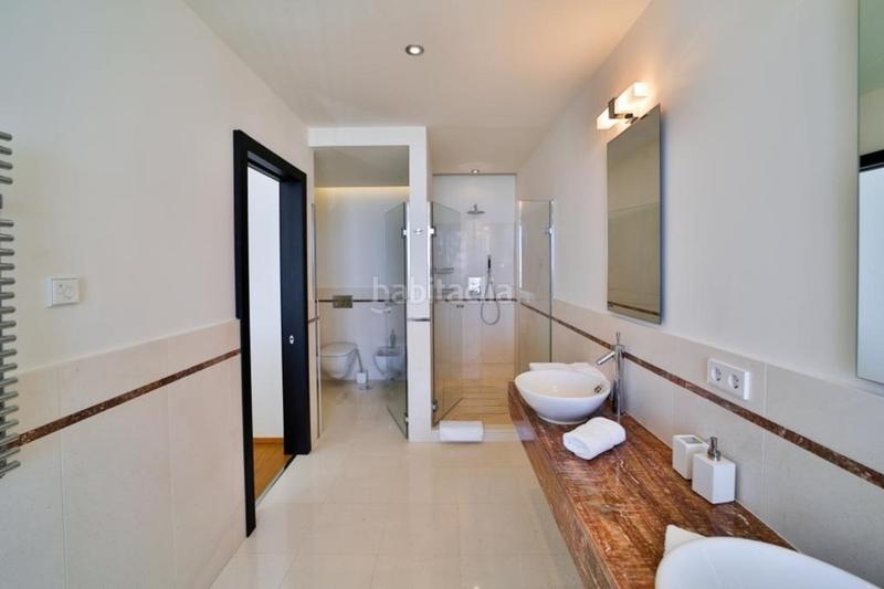 Foto 4053b911-a79a-4772-886f-b91ec6d5b2c2. Miete haus mit parking pool in Sierra Blanca Marbella