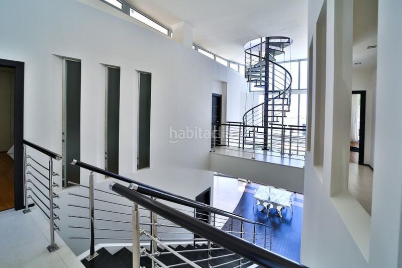 Foto e3389c55-c04c-4284-882a-2d8a70af79ab. Casa amb aparcament piscina a Sierra Blanca Marbella