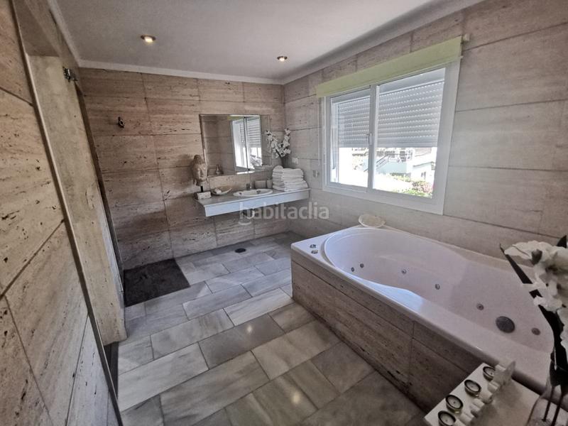 Foto 3289105b-daba-46d9-a67b-f65b4ece6e43. Location maison avec parking piscine dans San Pedro de Alcántara Pueblo Marbella