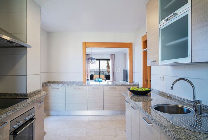Foto bcf36dcc-fc79-493a-a48c-d953da3a4a6e. Àtic amb aparcament piscina a Benahavís pueblo Benahavís