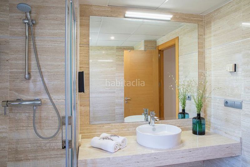 Foto bf8c3f2e-fce0-4413-8fa5-7ba8b944424b. Àtic amb aparcament piscina a Benahavís pueblo Benahavís