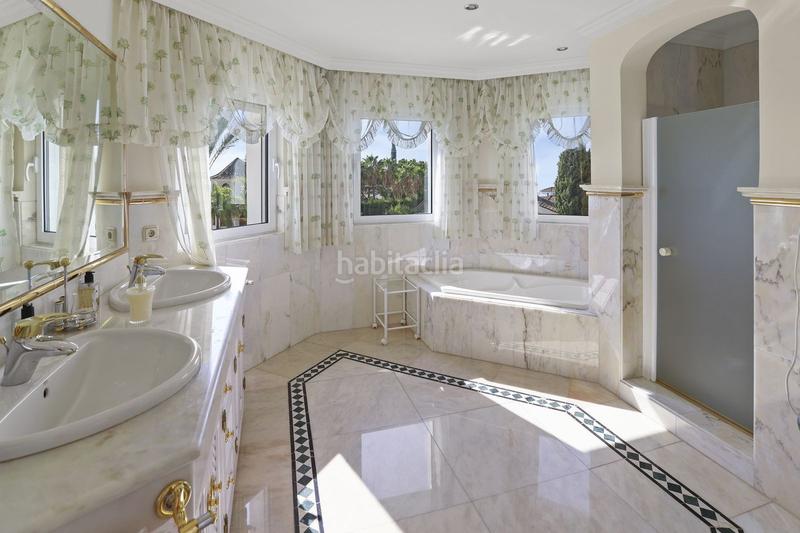 Foto 12432ccd-b241-4786-b2a2-83de399af2f4. House with parking pool in Paraiso - Barronal Estepona