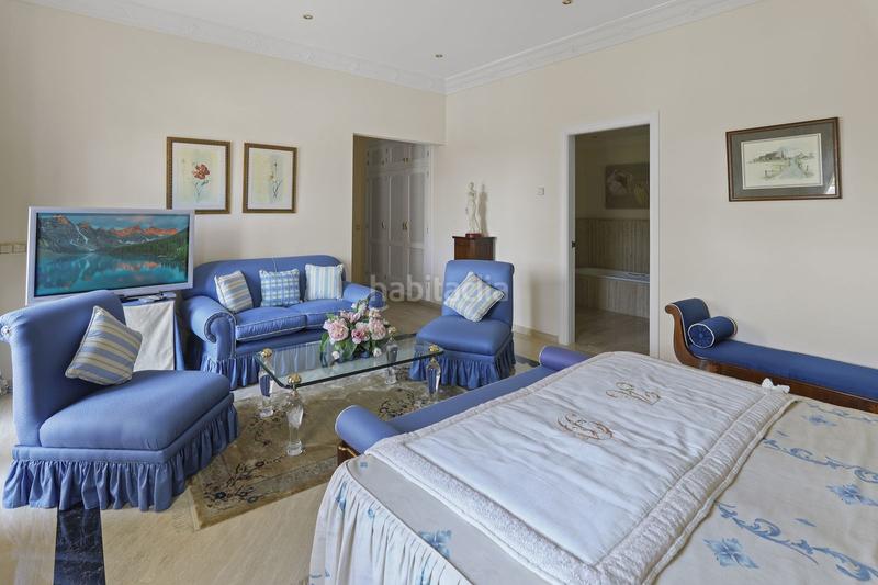 Foto 2401bb88-885f-42fb-9d8b-787851f5a1b6. House with parking pool in Paraiso - Barronal Estepona