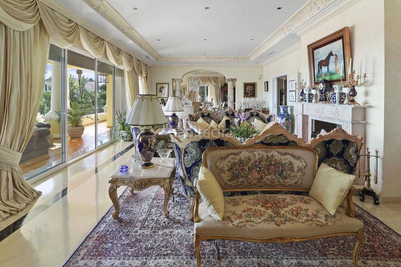 Foto 5490df94-2b8a-4518-953d-b760de36390c. House with parking pool in Paraiso - Barronal Estepona