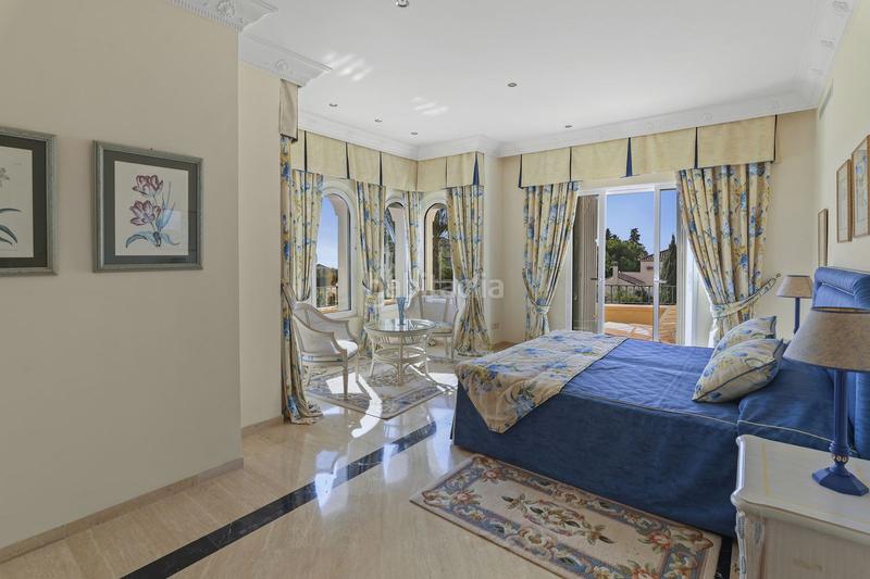 Foto dc310bab-35d2-4540-aa2a-af1541bbf81f. House with parking pool in Paraiso - Barronal Estepona