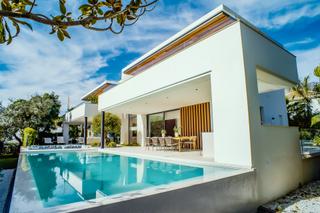 Casa a Puente Romano. Impresionante villa moderna de nueva construcción en venta en la