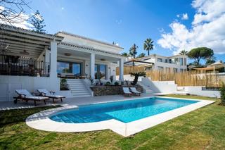 Casa en Nueva Andaluca centro. Chalet reformado en venta en nueva andalucia