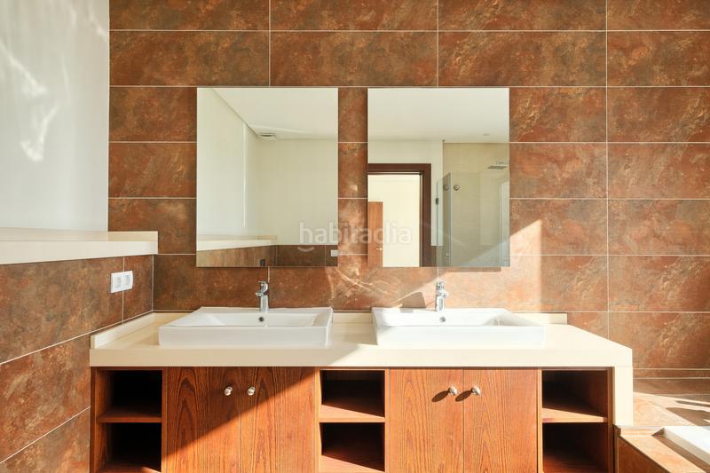 Foto 2b9220b9-bb4a-448e-9a66-607872460925. Casa chalet moderno en venta en benahavis en los arqueros - puerto del almendro Benahavís