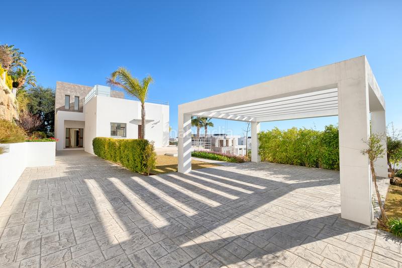 Foto 7c691d02-38b5-4bc8-b9ea-bdab88398d8e. Casa chalet moderno en venta en benahavis en los arqueros - puerto del almendro Benahavís