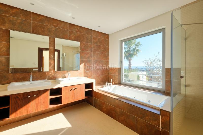 Foto a328a0c9-5a7d-4878-bed3-bb598a0d5e01. Casa chalet moderno en venta en benahavis en los arqueros - puerto del almendro Benahavís