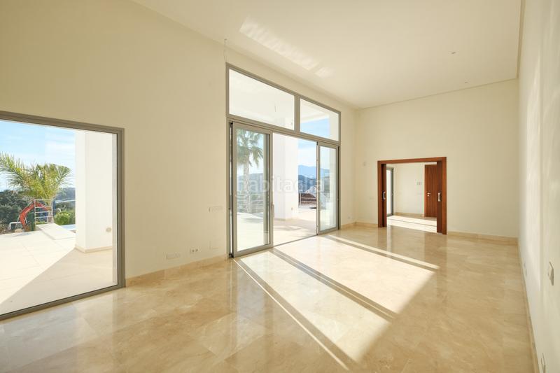 Foto e2e1f286-a008-4620-b7a4-c2779b844a0c. Casa chalet moderno en venta en benahavis en los arqueros - puerto del almendro Benahavís
