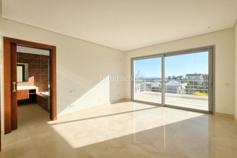 Foto f10a08c1-d218-4ab2-b122-5f79b5c650a1. Casa chalet moderno en venta en benahavis en los arqueros - puerto del almendro Benahavís